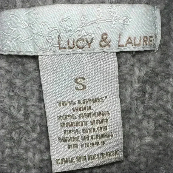 Gray 3 crocheted covered snap closure cardigan size small - Picture 7 of 10